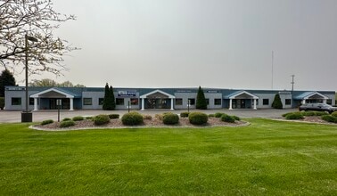 2976-2990 Voyager Dr, Green Bay, WI for rent Building Photo- Image 1 of 2