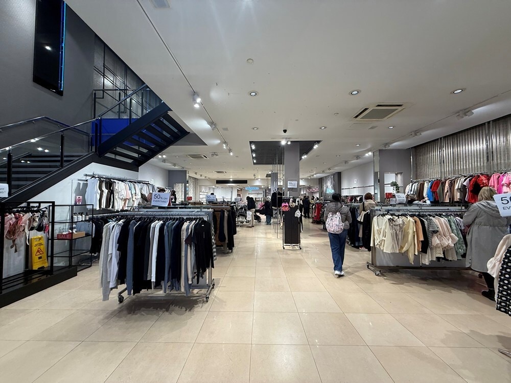 Eagles Meadow, Wrexham to rent Interior Photo- Image 1 of 3