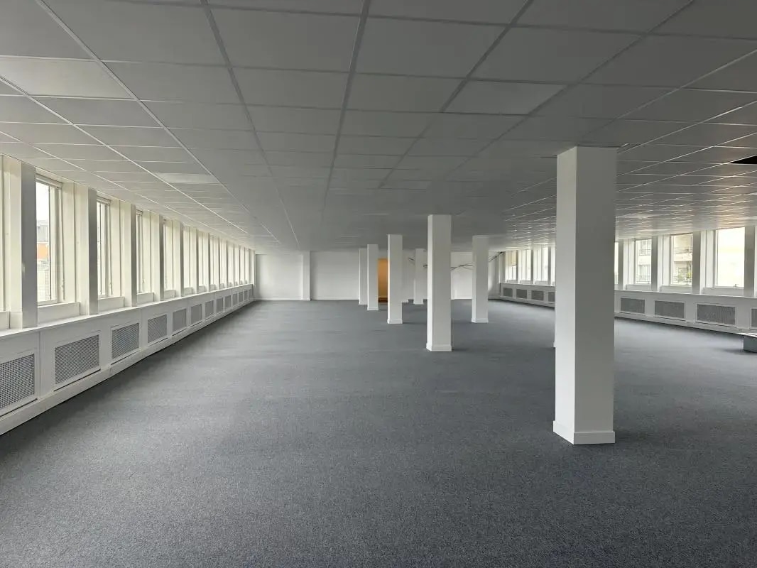 Office in Levallois-Perret to rent Interior Photo- Image 1 of 2
