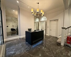 22 Gilbert St, London to rent Interior Photo- Image 1 of 5