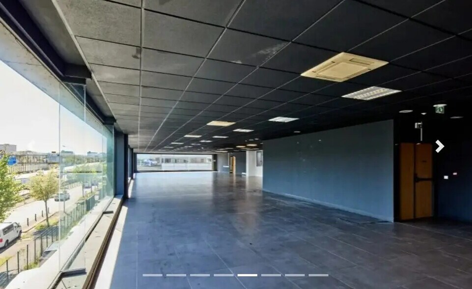 Light Industrial in Nanterre to rent - Building Photo - Image 3 of 5