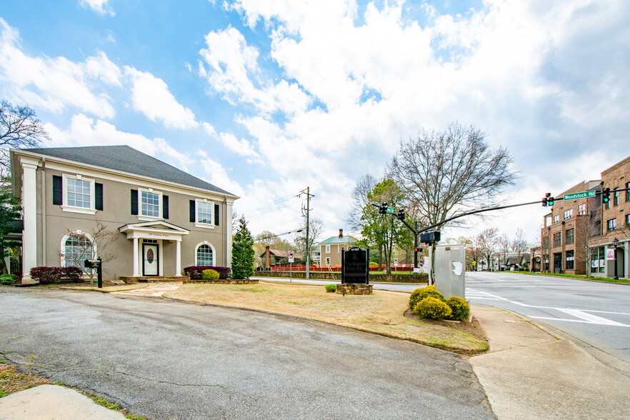 1197 Canton St, Roswell, GA for sale - Building Photo - Image 1 of 1