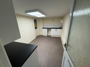2A Drybridge St, Monmouth to rent Interior Photo- Image 2 of 3