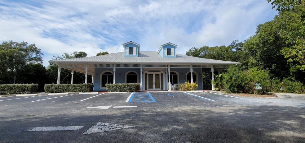 100150 Overseas Hwy, Key Largo, FL for sale - Building Photo - Image 1 of 47