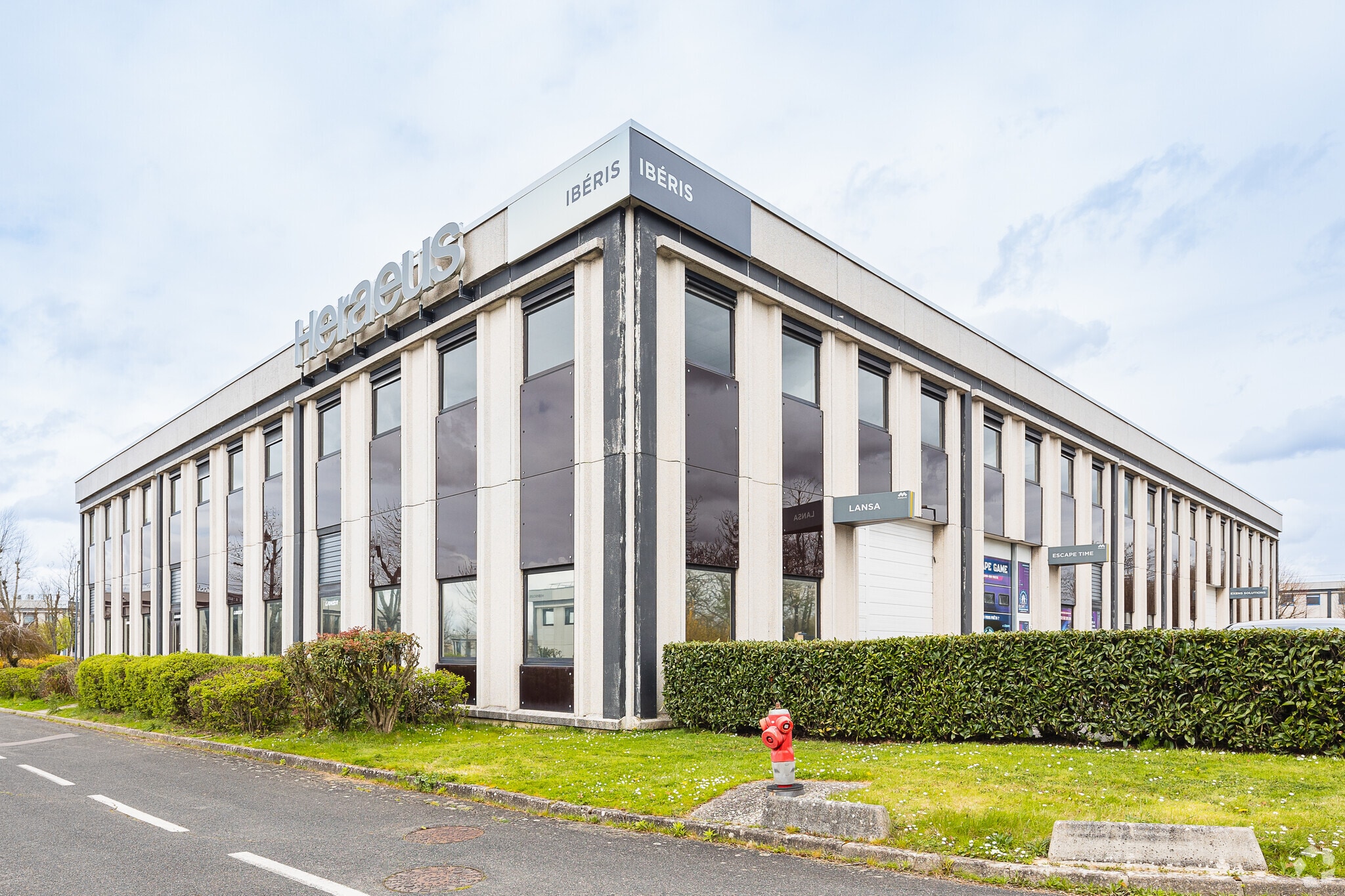 12 Avenue Du Québec, Villebon-sur-Yvette to rent Primary Photo- Image 1 of 3