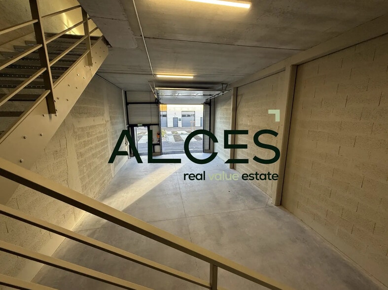 Light Industrial in Gradignan to rent - Interior Photo - Image 3 of 6