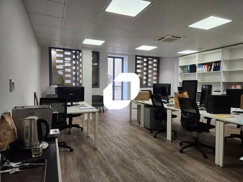 Office in Bordeaux to rent - Building Photo - Image 3 of 7