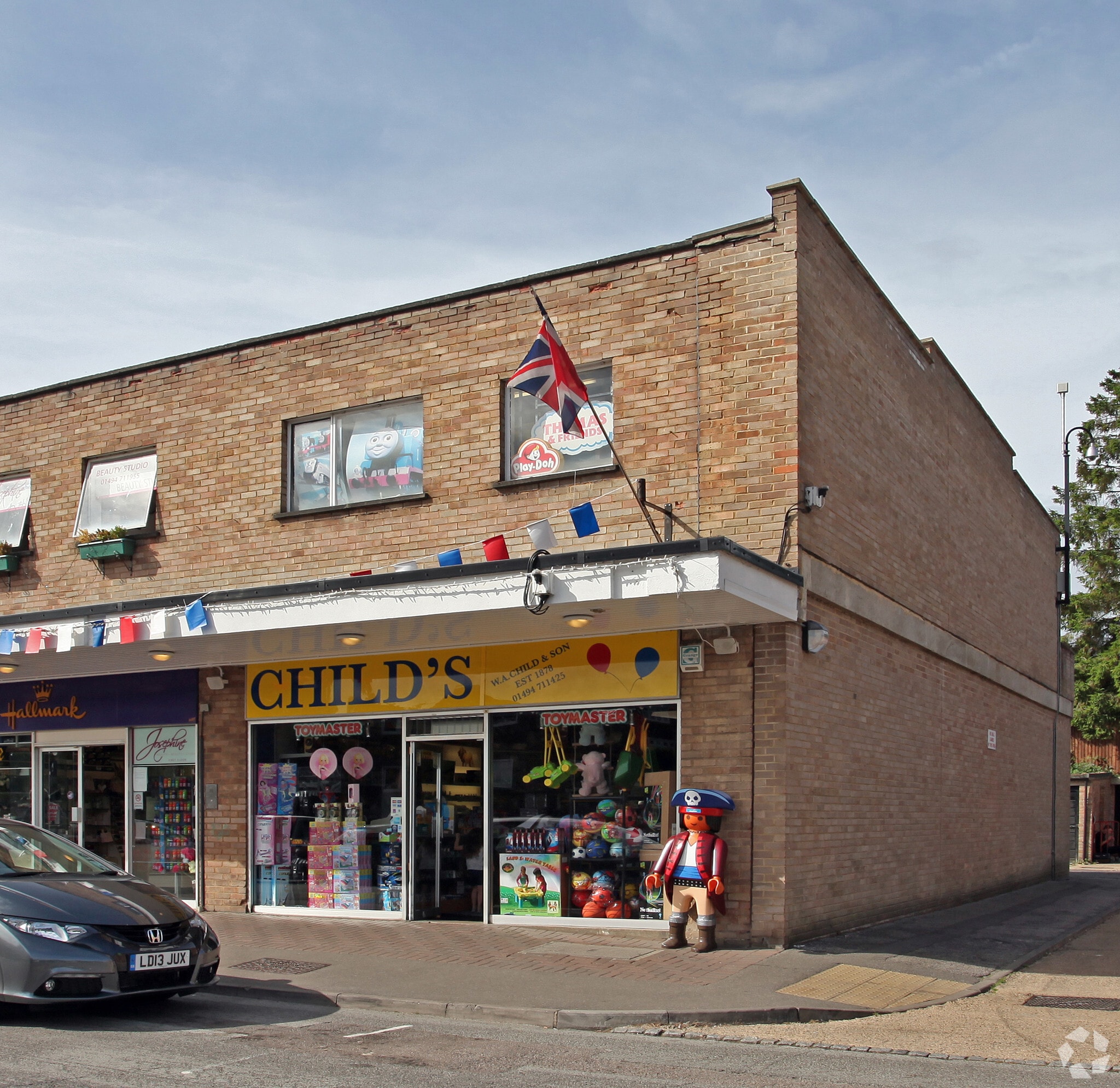 36 Park Para, Hazlemere for sale Primary Photo- Image 1 of 1