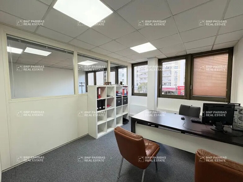 Office in Bourg-la-Reine to rent - Interior Photo - Image 2 of 8