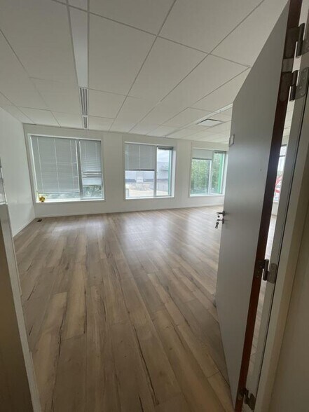 Office in Nanterre to rent - Interior Photo - Image 3 of 21