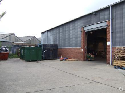 128 Kingston Rd, Leatherhead for sale Primary Photo- Image 1 of 1