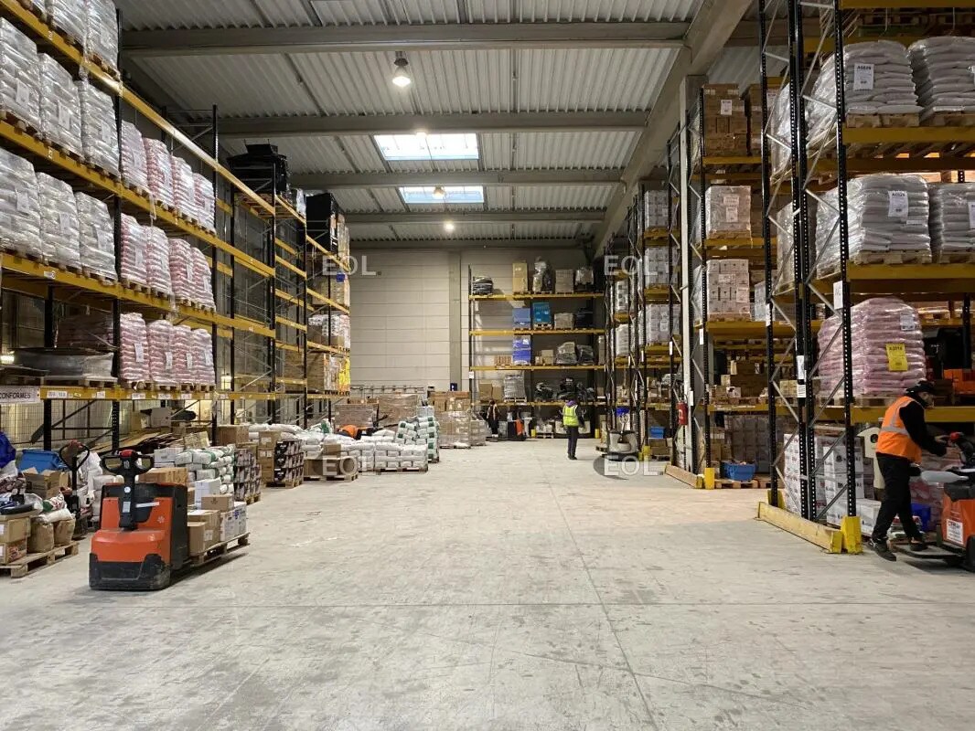 Industrial in Gennevilliers to rent Primary Photo- Image 1 of 9