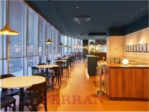 Retail in Barcelona, Barcelona to rent Interior Photo- Image 1 of 8