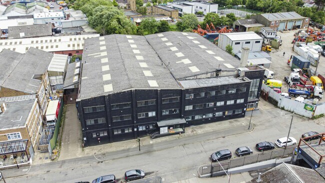 More details for Wadsworth Rd, Greenford - Industrial to Rent