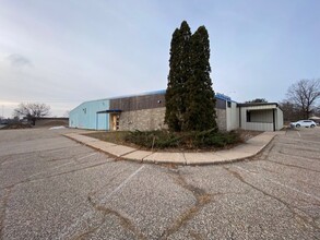 2525 Dixon St, Stevens Point, WI for rent Building Photo- Image 1 of 18