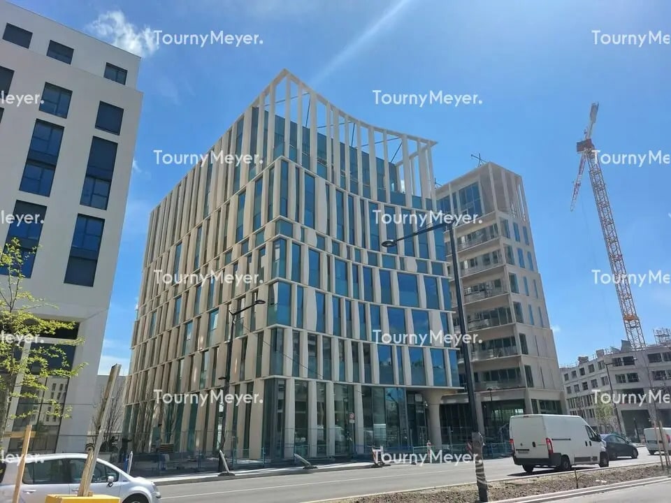 Office in Bordeaux to rent Building Photo- Image 1 of 8