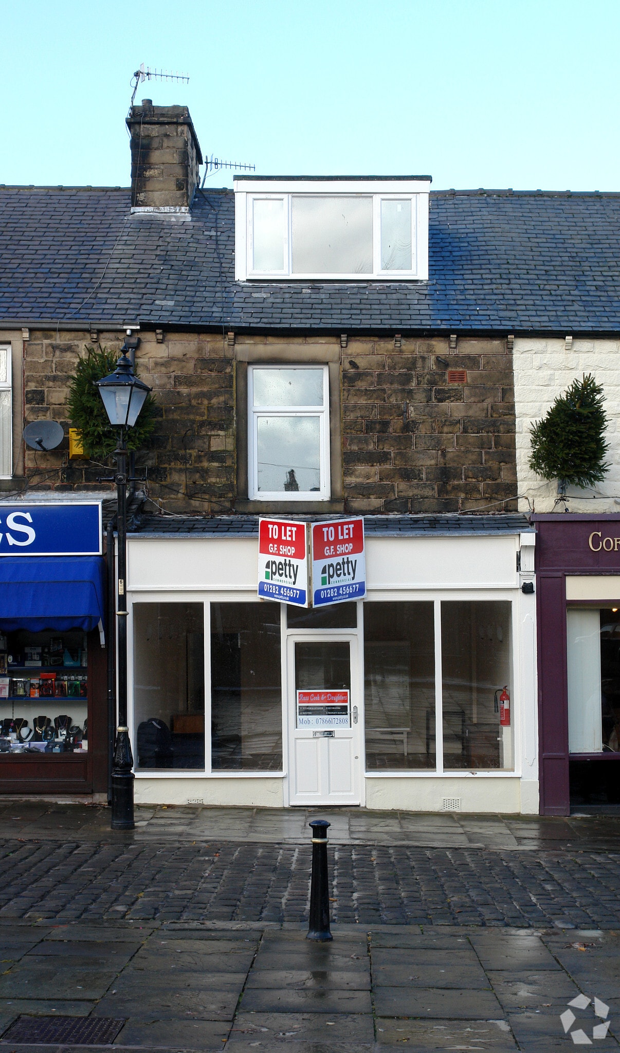 27 Albert Rd, Barnoldswick for sale Primary Photo- Image 1 of 5