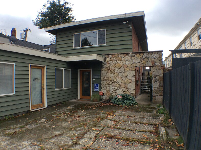 7307 Woodlawn Ave NE, Seattle, WA for rent - Primary Photo - Image 1 of 6