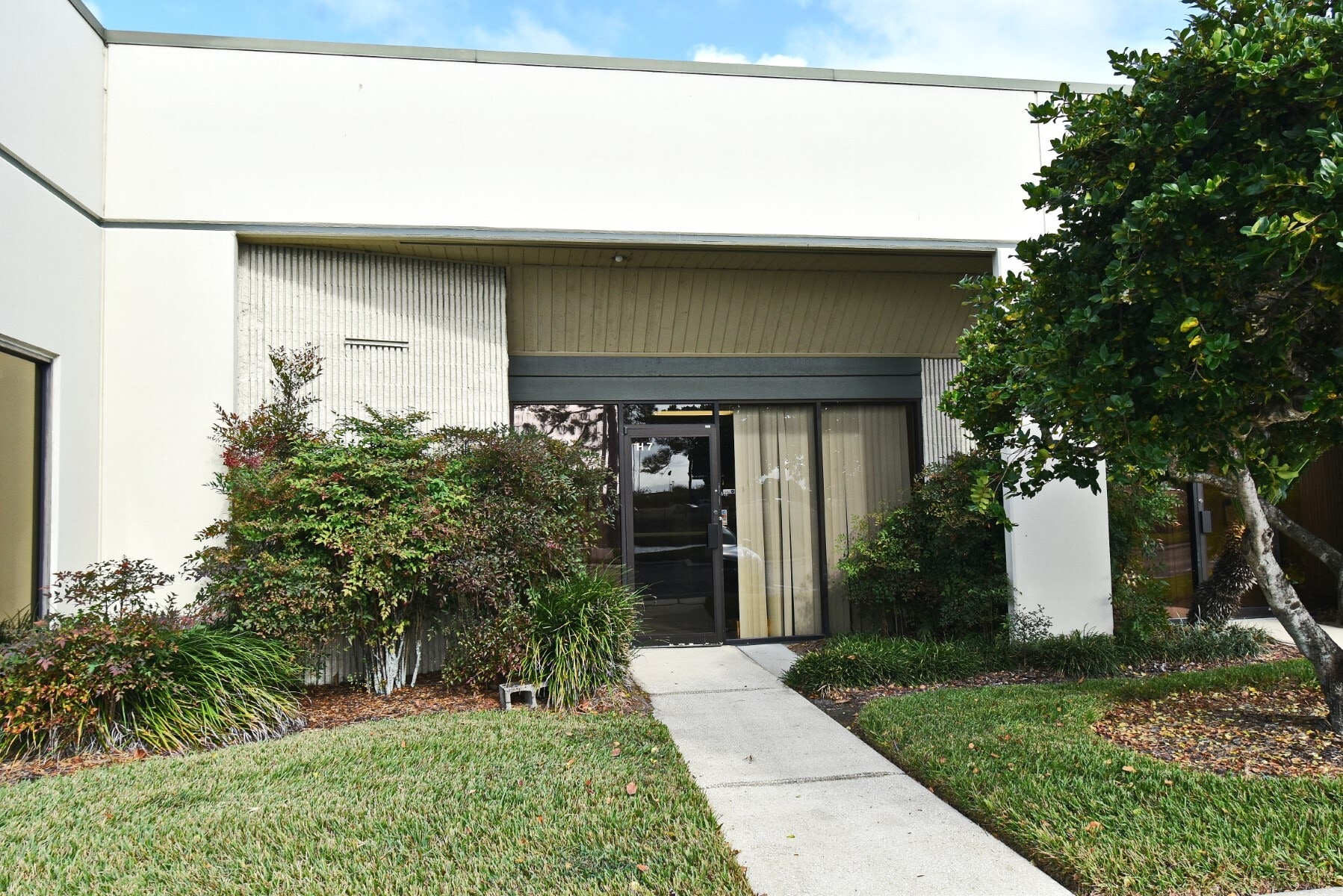 4303 Vineland Rd, Orlando, FL to rent Building Photo- Image 1 of 13