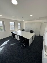 51 Station Rd, Harrow to rent Interior Photo- Image 2 of 7