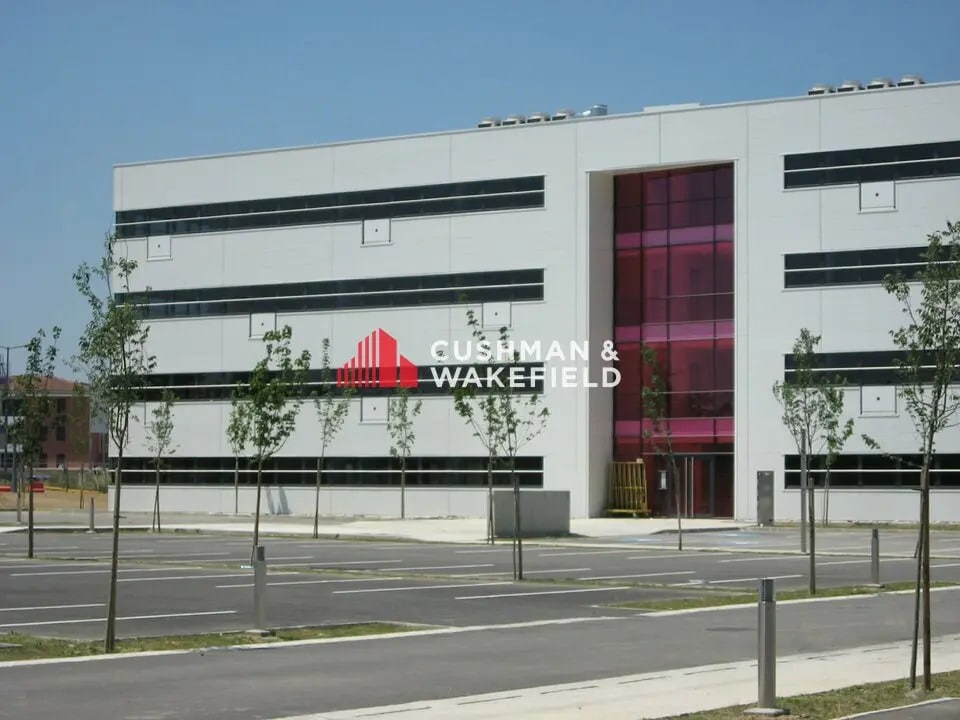 Office in Colomiers to rent Building Photo- Image 1 of 6