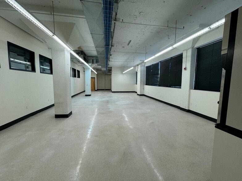 2500 Jane St, Pittsburgh, PA to rent - Interior Photo - Image 3 of 9