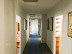 Office in Évry-Courcouronnes to rent Interior Photo- Image 2 of 6