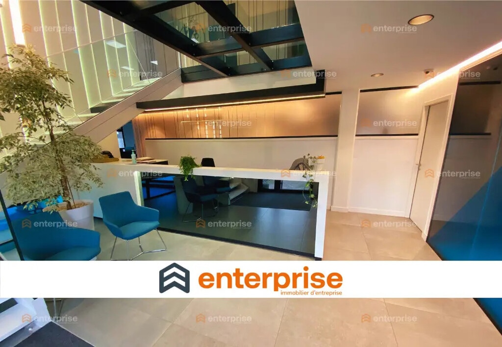 Vente Bureaux 550 m² - Photo 1