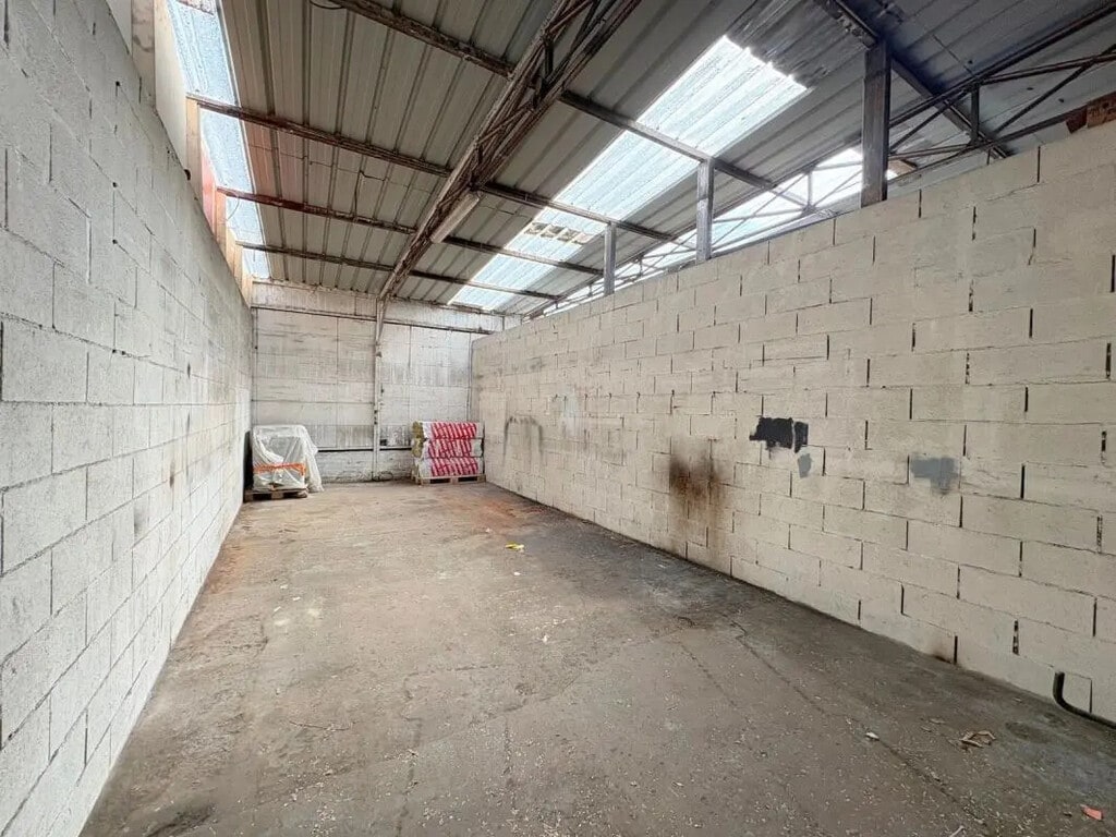 Location Local d'activités 34 m² à 447 m² - Photo 1