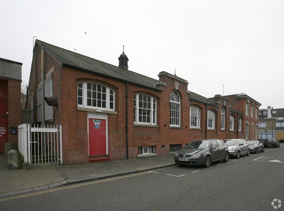 41 Blackheath Grove, London SE3 0AT UK