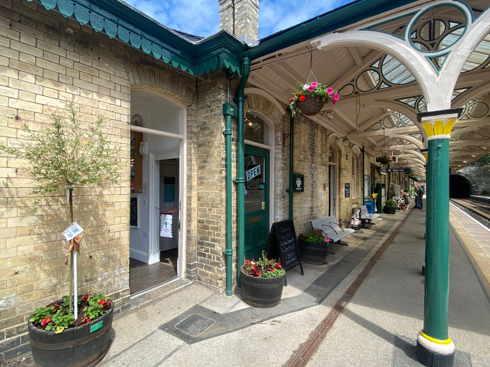 Station Rd, Knaresborough to rent Building Photo- Image 1 of 1