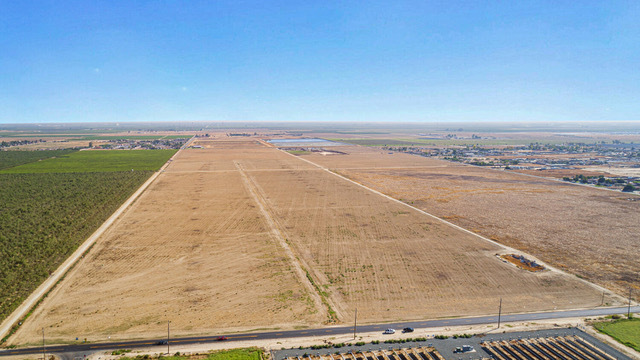 County Line Road, Delano, CA for sale - Primary Photo - Image 1 of 3