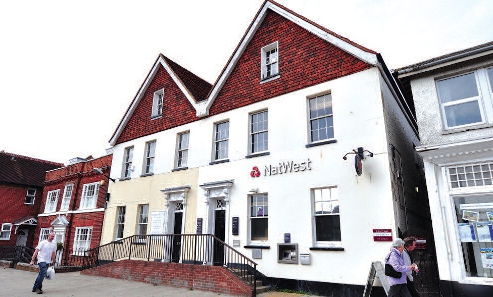 32-36 High St, Burnham On Crouch for sale - Primary Photo - Image 1 of 1