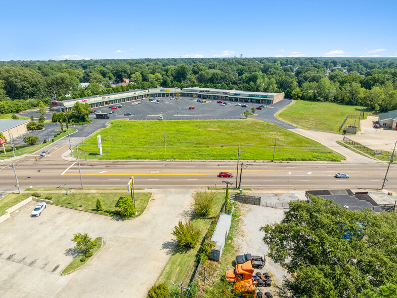 2926-2938 Lamar Ave, Memphis, TN for sale - Building Photo - Image 1 of 8