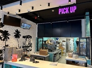 7 High St, Crawley to rent Interior Photo- Image 1 of 3