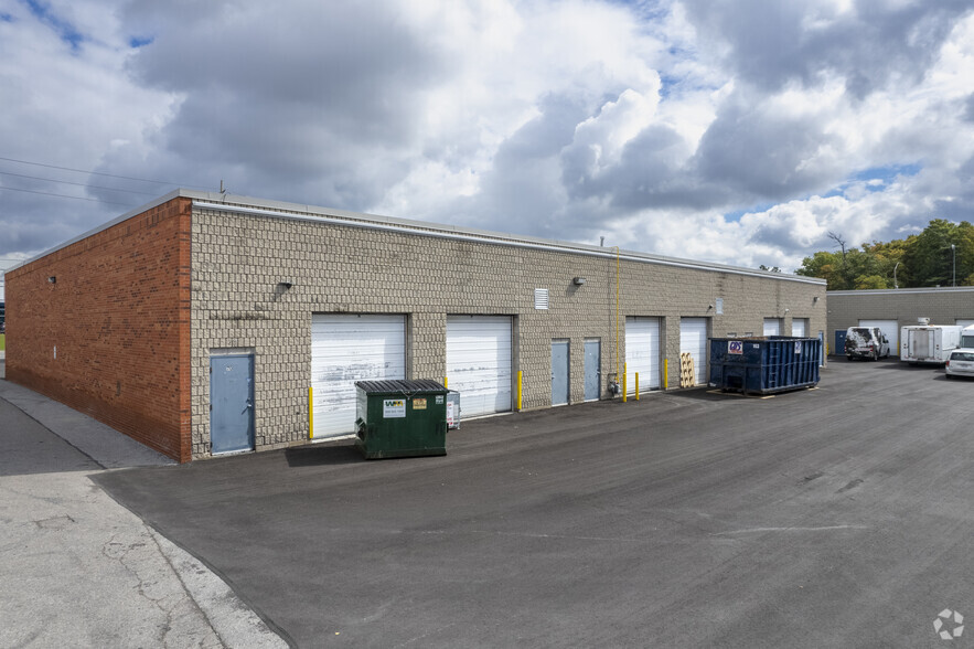 450 Matheson Blvd E, Mississauga, ON for rent - Building Photo - Image 3 of 6