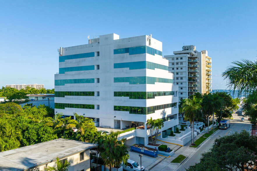 3225 Aviation Ave, Coconut Grove, FL for rent - Primary Photo - Image 1 of 5