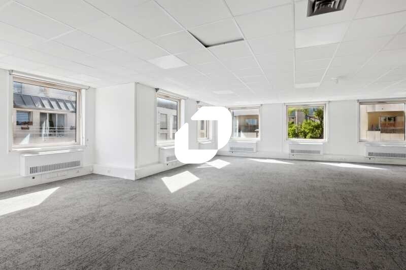 Office in Suresnes to rent - Building Photo - Image 2 of 13