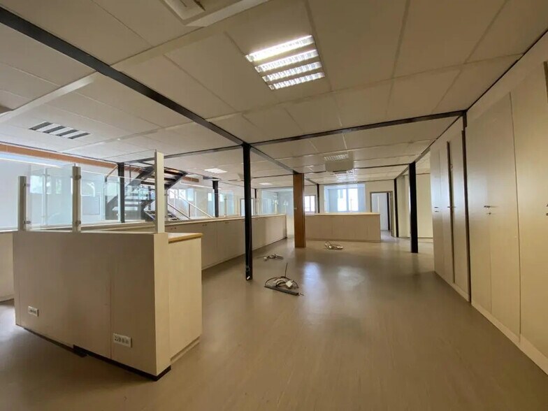 Office in Montreuil to rent - Building Photo - Image 1 of 13