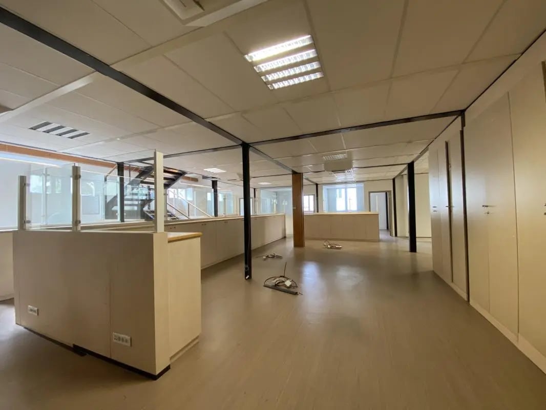 Office in Montreuil to rent Building Photo- Image 1 of 14