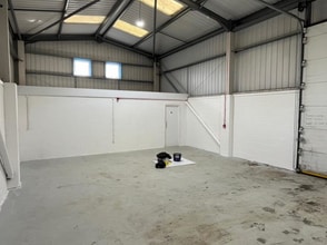 Technology Rd, Poole to rent Interior Photo- Image 2 of 3