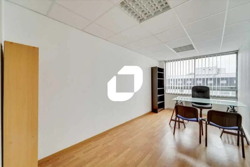Office in Ris-Orangis to rent - Interior Photo - Image 3 of 13
