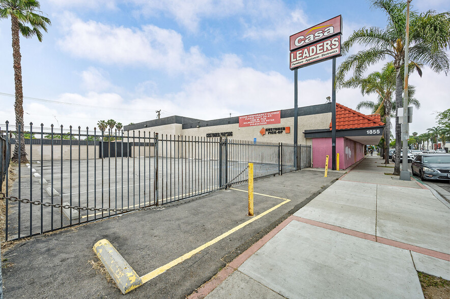 1855 Pacific Ave, Long Beach, CA for rent - Building Photo - Image 3 of 34