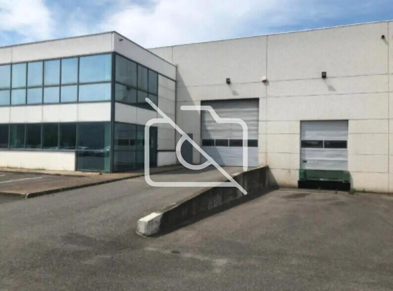 Industrial in Chilly-Mazarin to rent - Building Photo - Image 3 of 10