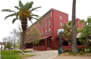 1590 California St, Redding, CA to rent - Primary Photo - Image 2 of 13