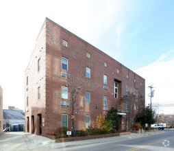 115 N Merritt Mill Rd, Chapel Hill, NC for rent Building Photo- Image 1 of 5