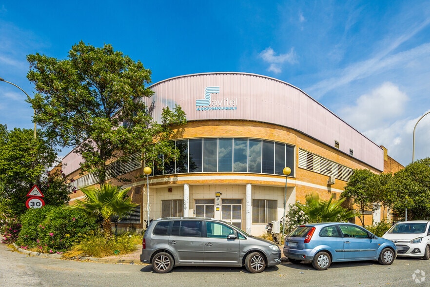 Industrial in Dos Hermanas, Sevilla for sale - Building Photo - Image 1 of 11