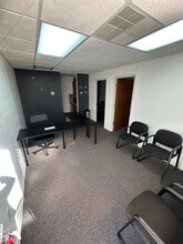 14902 Winding Creek Ct, Tampa, FL to rent Interior Photo- Image 2 of 10