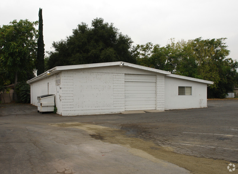 908 E Highland Ave, San Bernardino, CA for rent - Primary Photo - Image 1 of 2