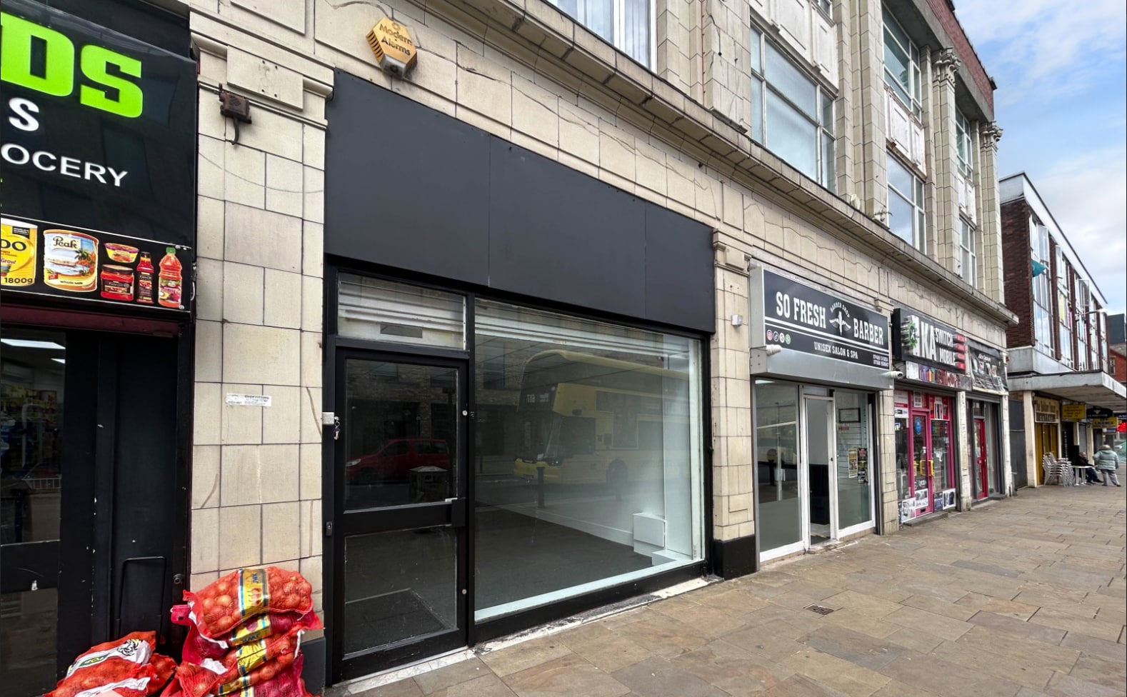 36 Great Moor St, Bolton to rent Building Photo- Image 1 of 2